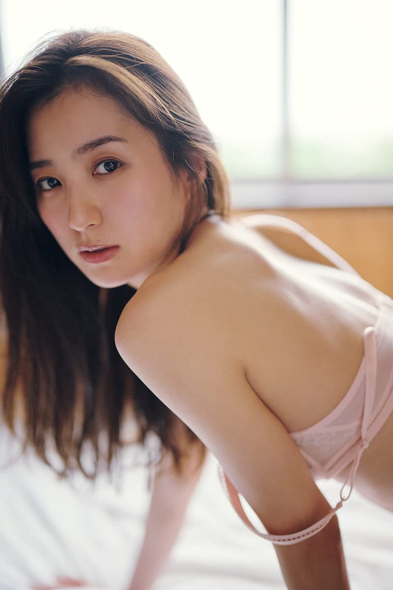 Riho Takada (高田里穂) photo book image