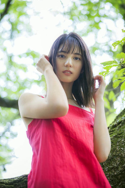 Nao Kosaka (小坂菜緒) photo book image